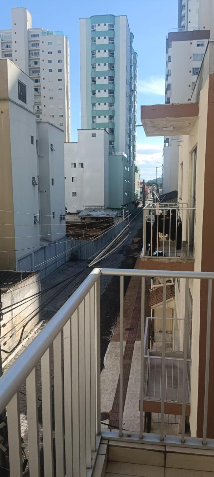Edificio Tropical Apartamento *